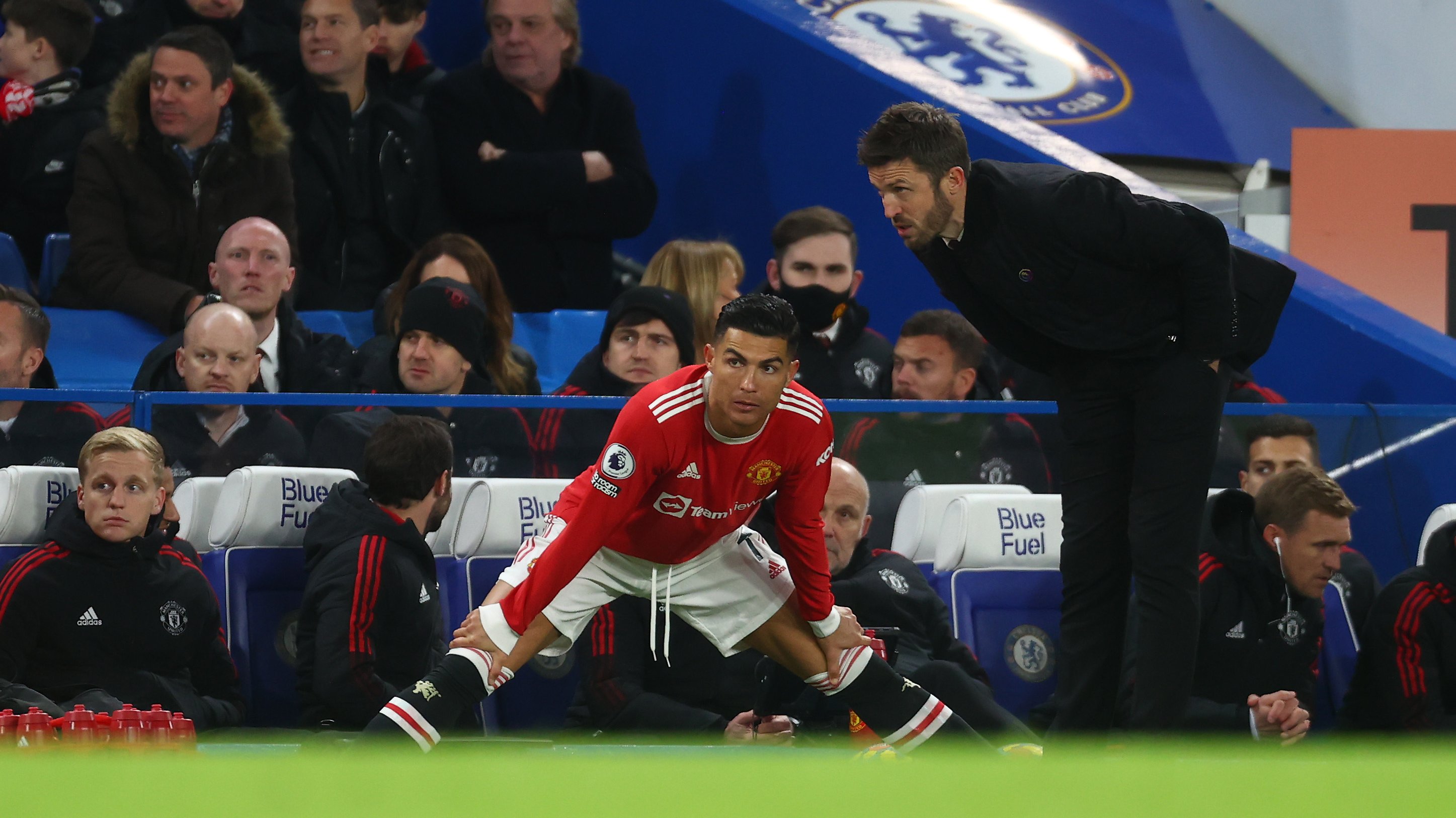 Ronaldo foi a grande surpresa ao começar no banco frente ao Chelsea, entrando a 25 minutos do final sem aparecer no jogo