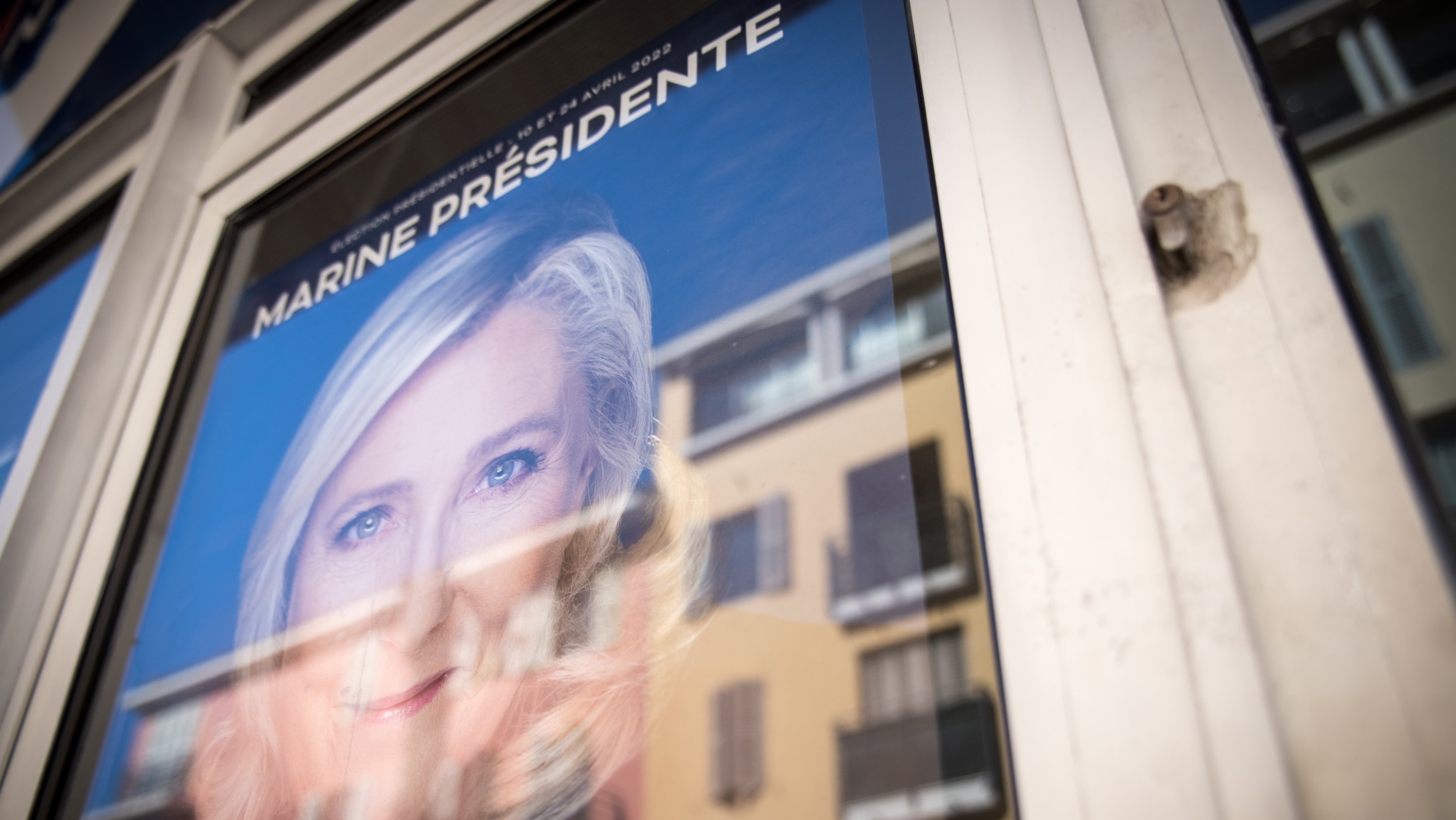 Reportagem na cidade de Fréjus, em França, uma cidade que apoia maioritáriamente Marine Le Pen, a principal candidata às presidênciais de francêsas, a seguir a Emmanuel Macron, atual presindente da Républica de França. As eleições para a 1ª volta realizam-se no próximo dia 10 de Abril. 7 de Abril de 2022 Fréjus, França TOMÁS SILVA/OBSERVADOR