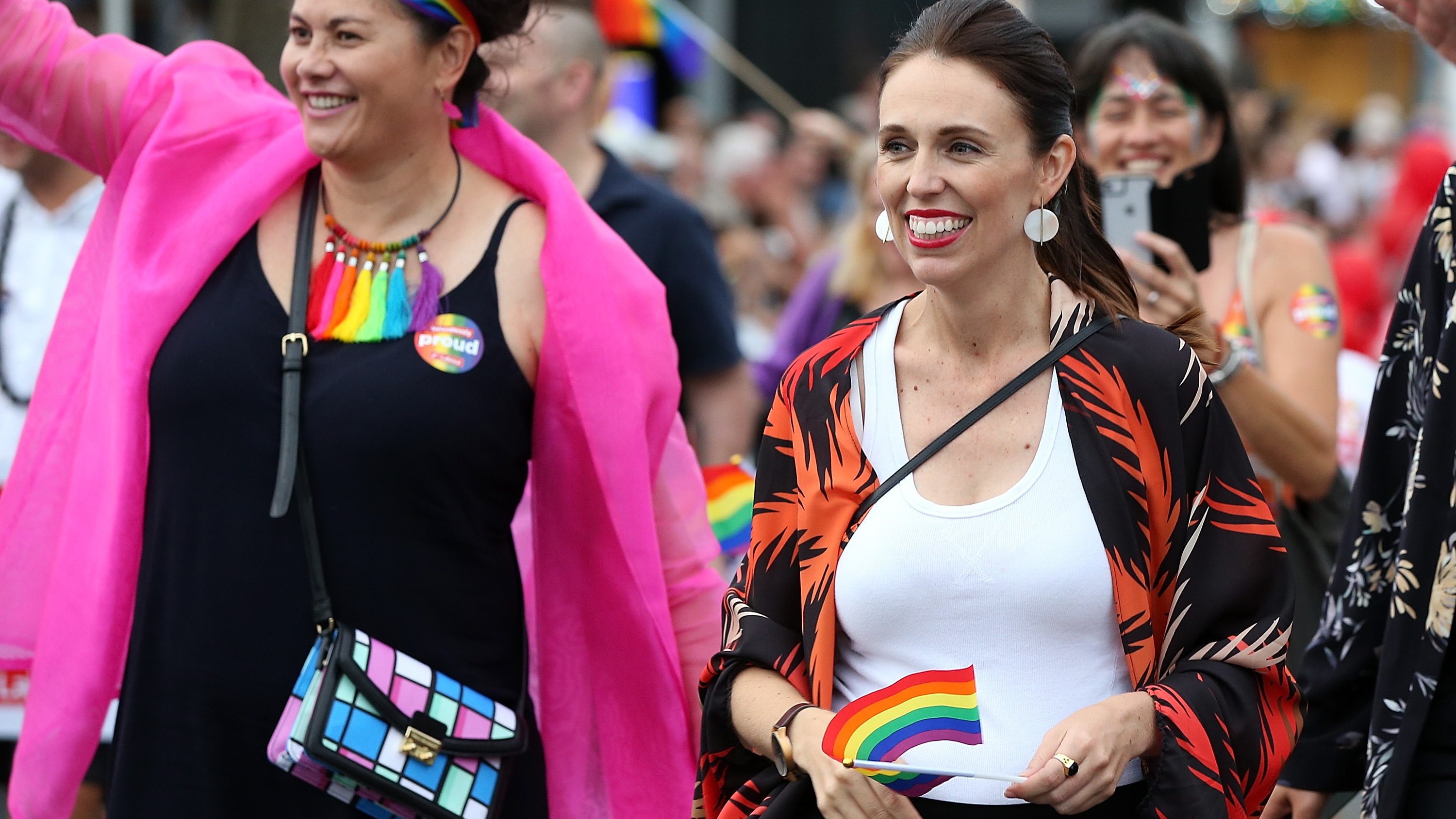 A primeira-ministra da Nova Zelândia, Jacinda Ardern, durante uma marcha pelo Orgulho LGBT
