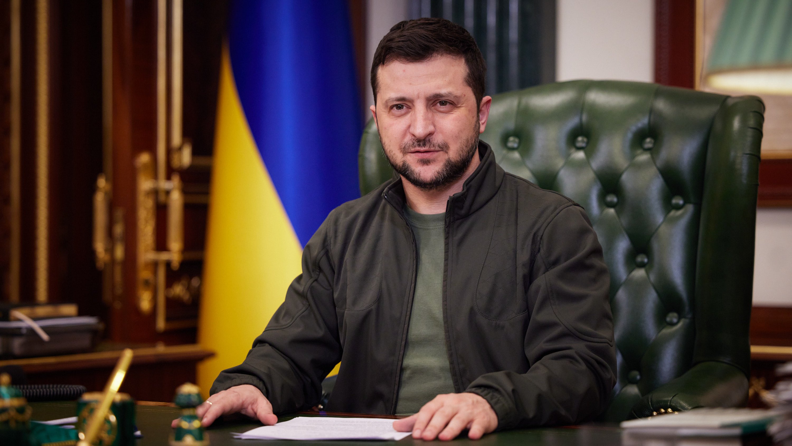 Zelensky admite saída de forças ucranianas de Azovstal: “Estamos a trabalhar para retirar todos os nossos militares” – Observador