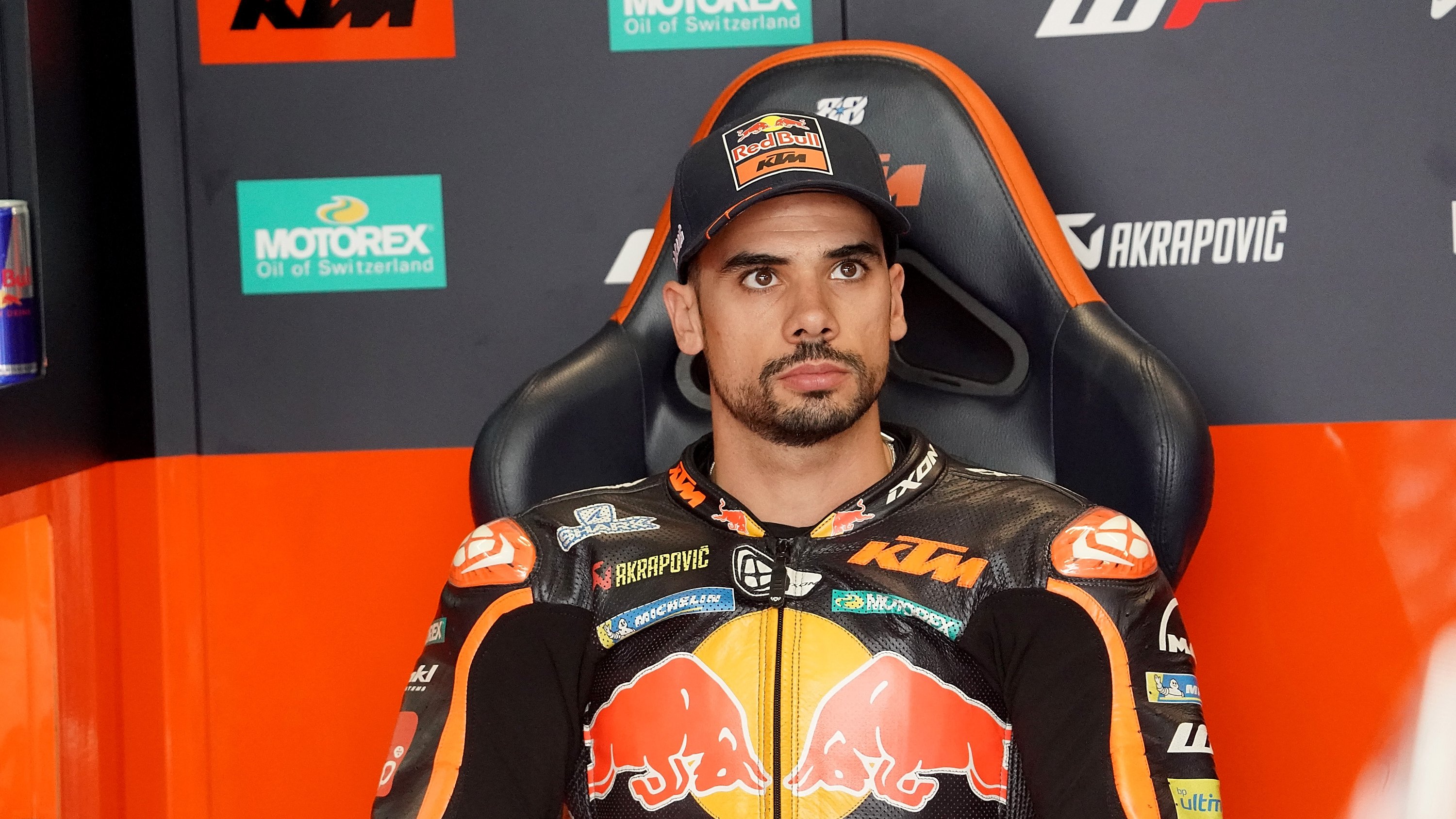 Now yes, finally, finally, it’s official: Miguel Oliveira leaves KTM and will race with Aprilia in 2023