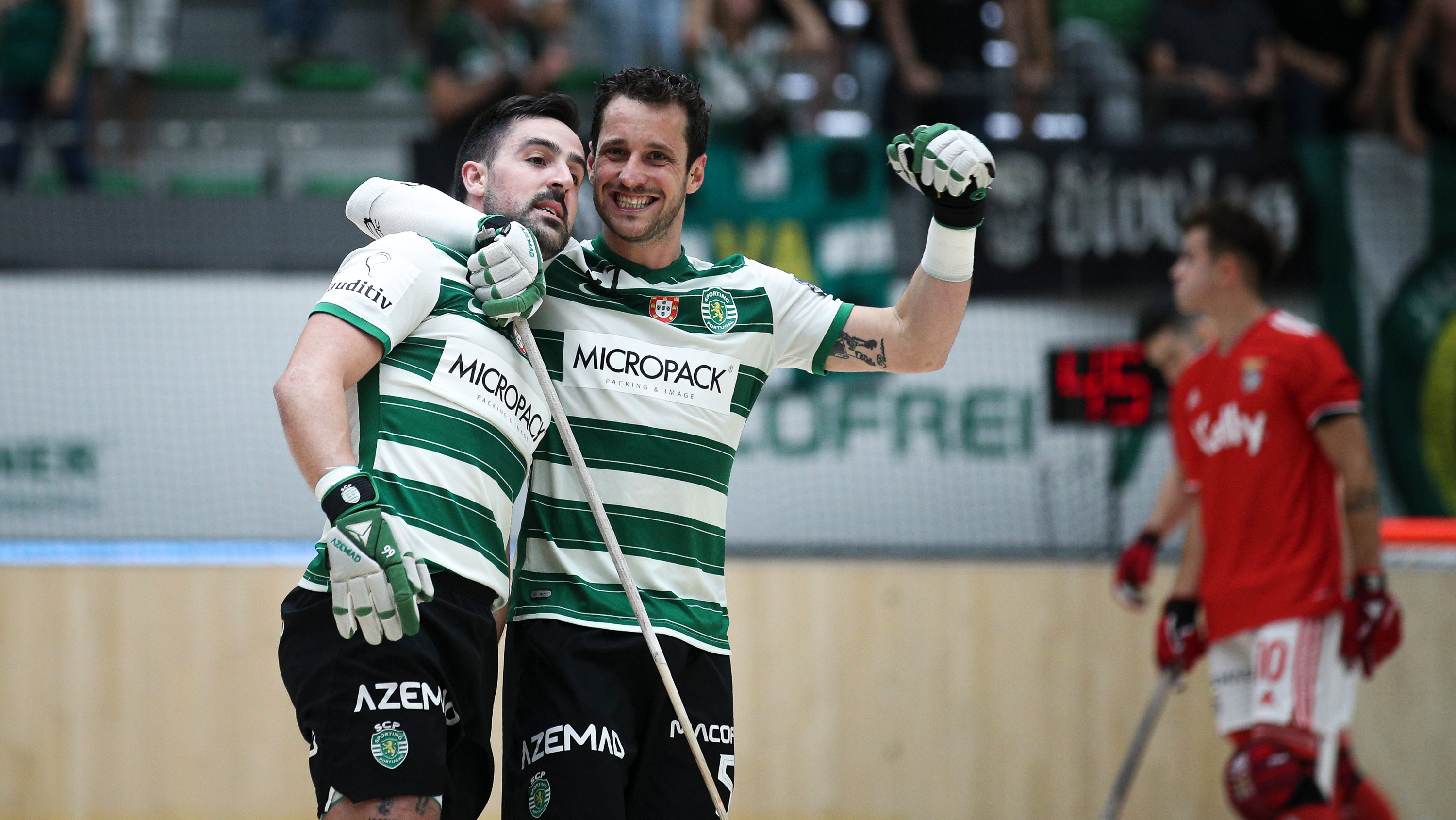 The derby of peace had a lot of blue and even more green: Sporting beats Benfica and is one win away from the Championship final