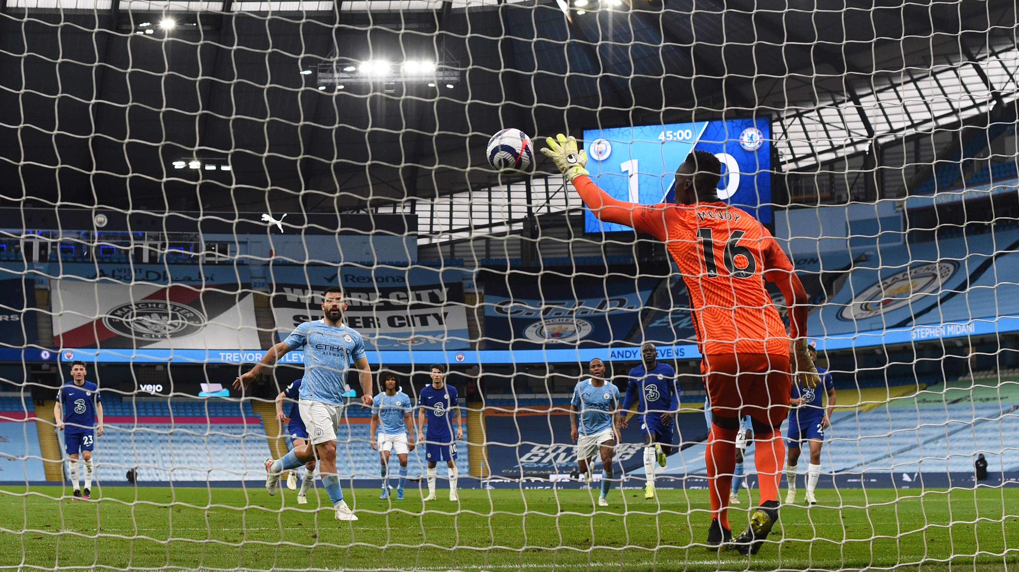 Manchester City e Chelsea encontraram-se para a Premier League no último fim de semana, com triunfo para os blues