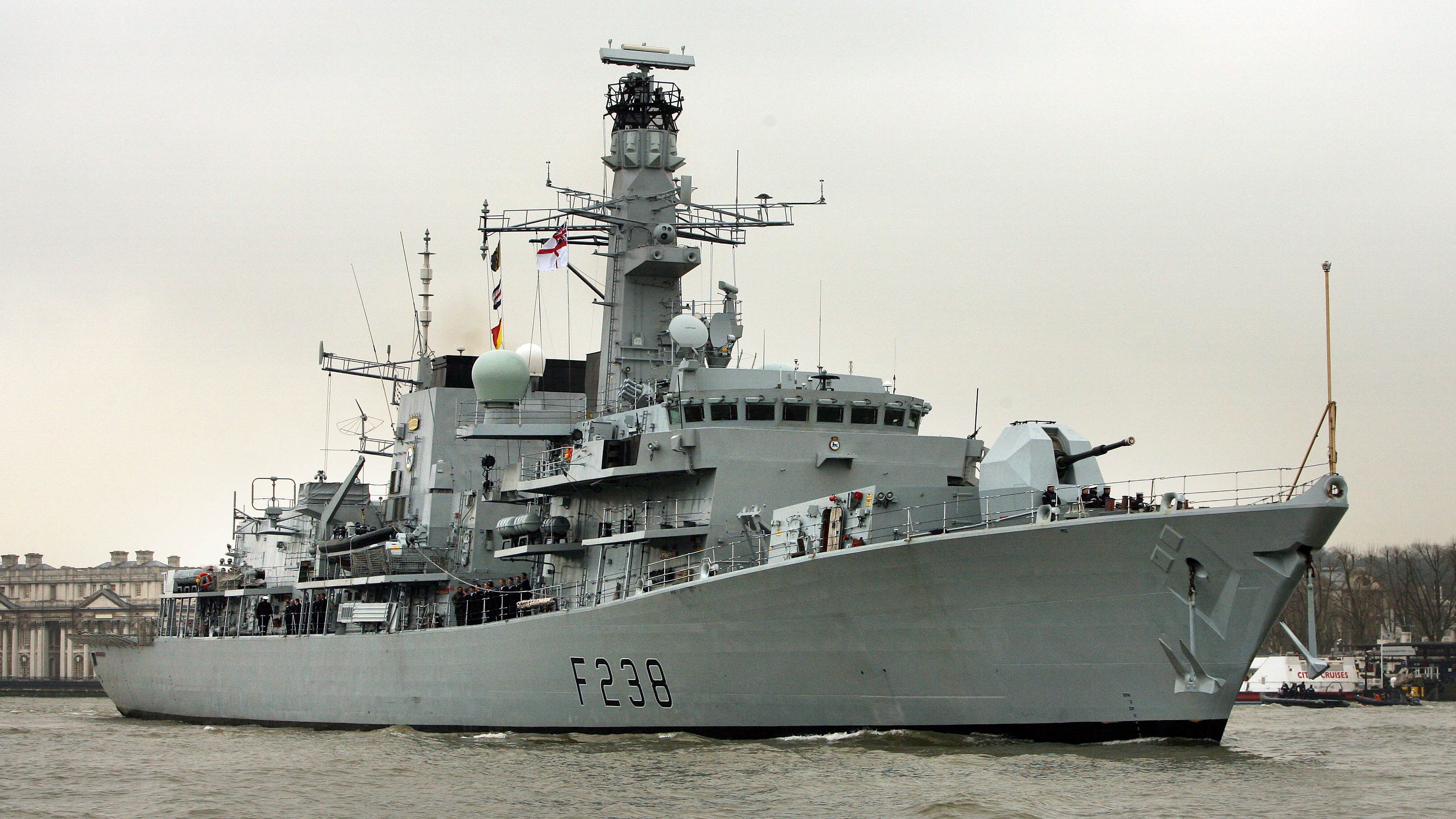 O navio de guerra HMS Northumberland, da Marinha Real Britânica