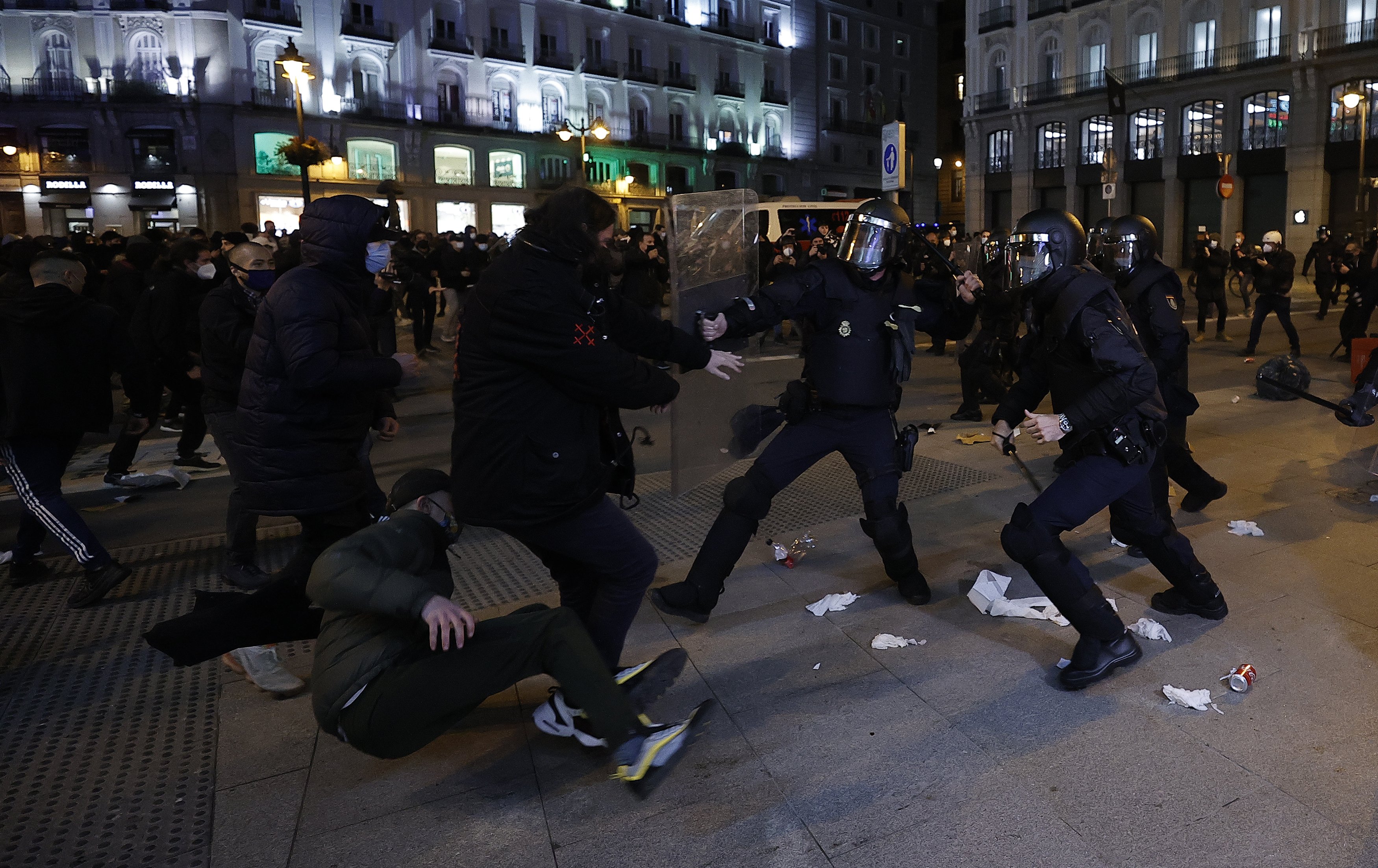 Spain sees second night of rioting after rappers arrest