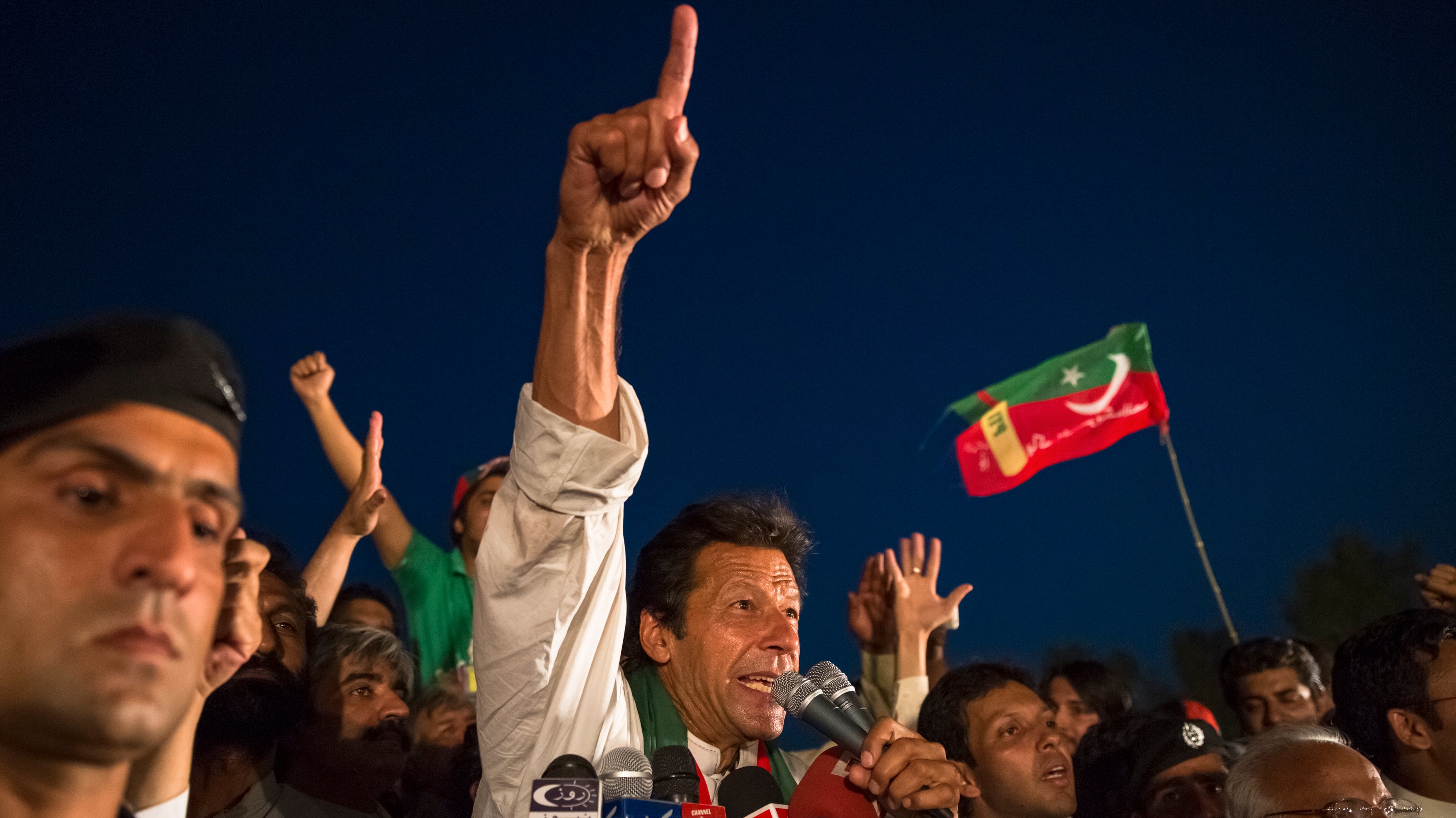 Imran Khan ameaçou impor lei marcial