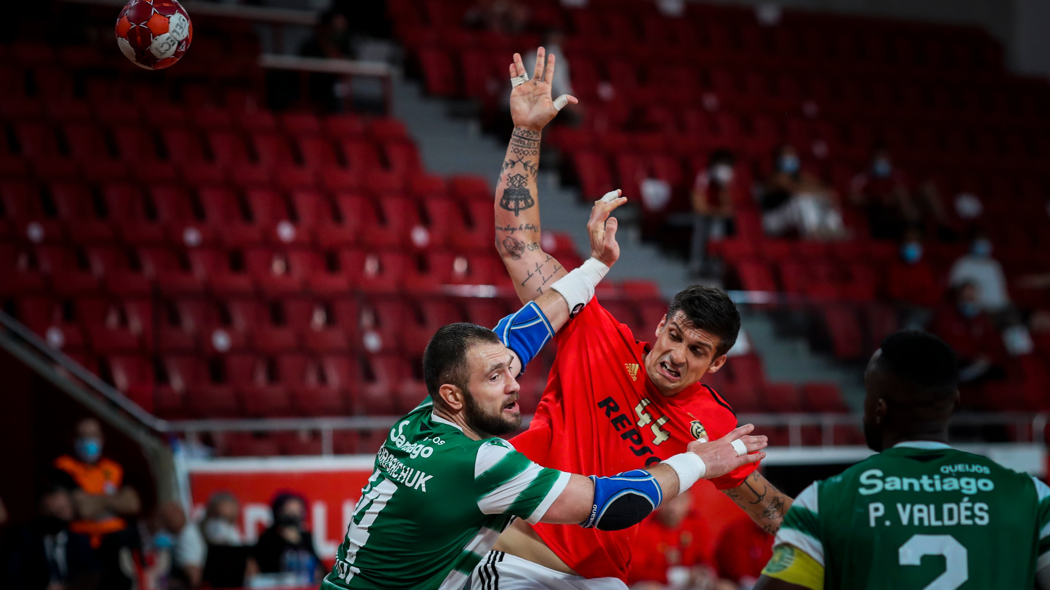 Petar Djordjic tinha marcado 11 golos no último dérbi para o Campeonato e marcou agora mais 12 golos no dérbi das meias da Taça de Portugal