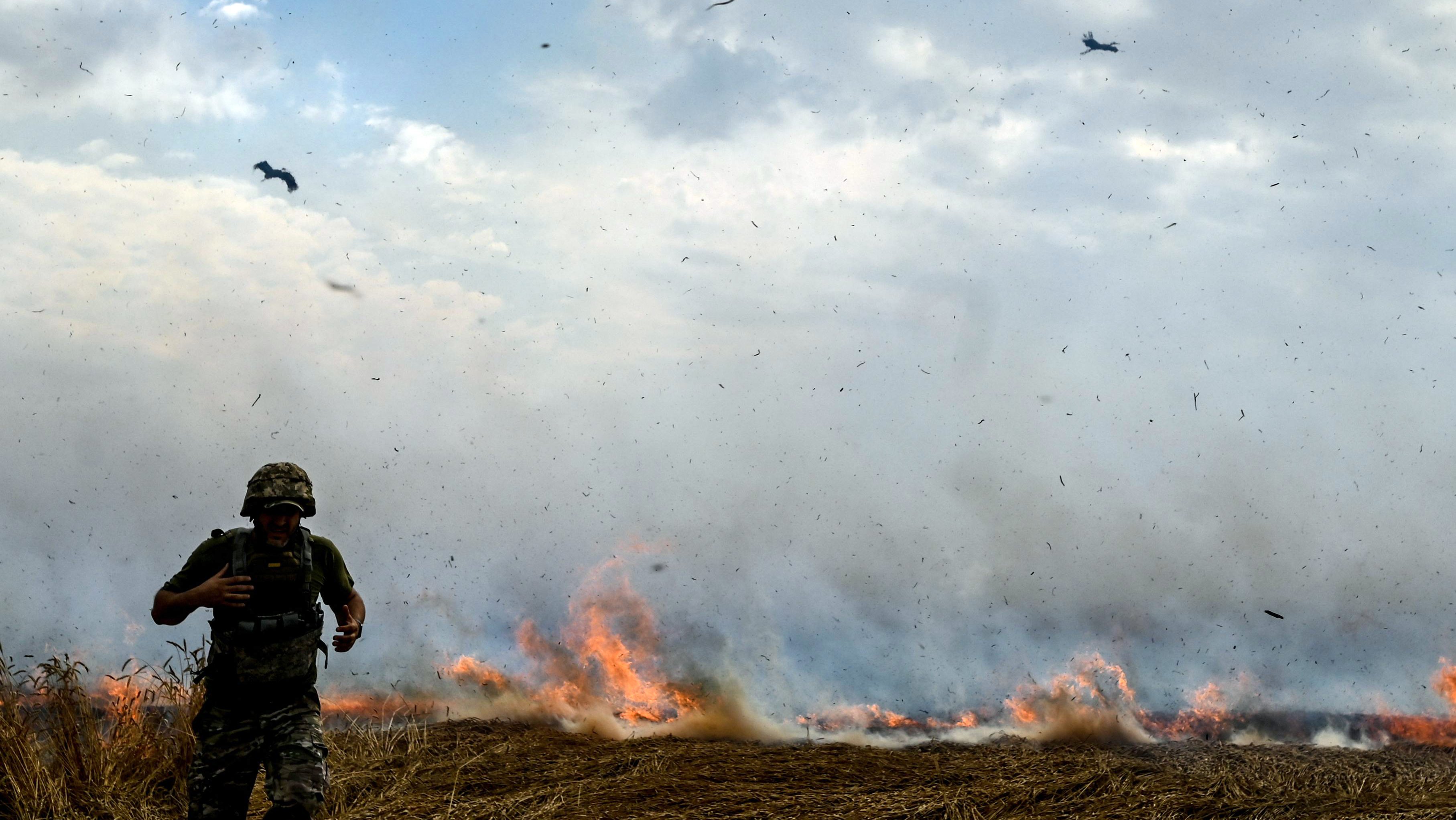 Russian troops fire at fields in Zaporizhzhia Region
