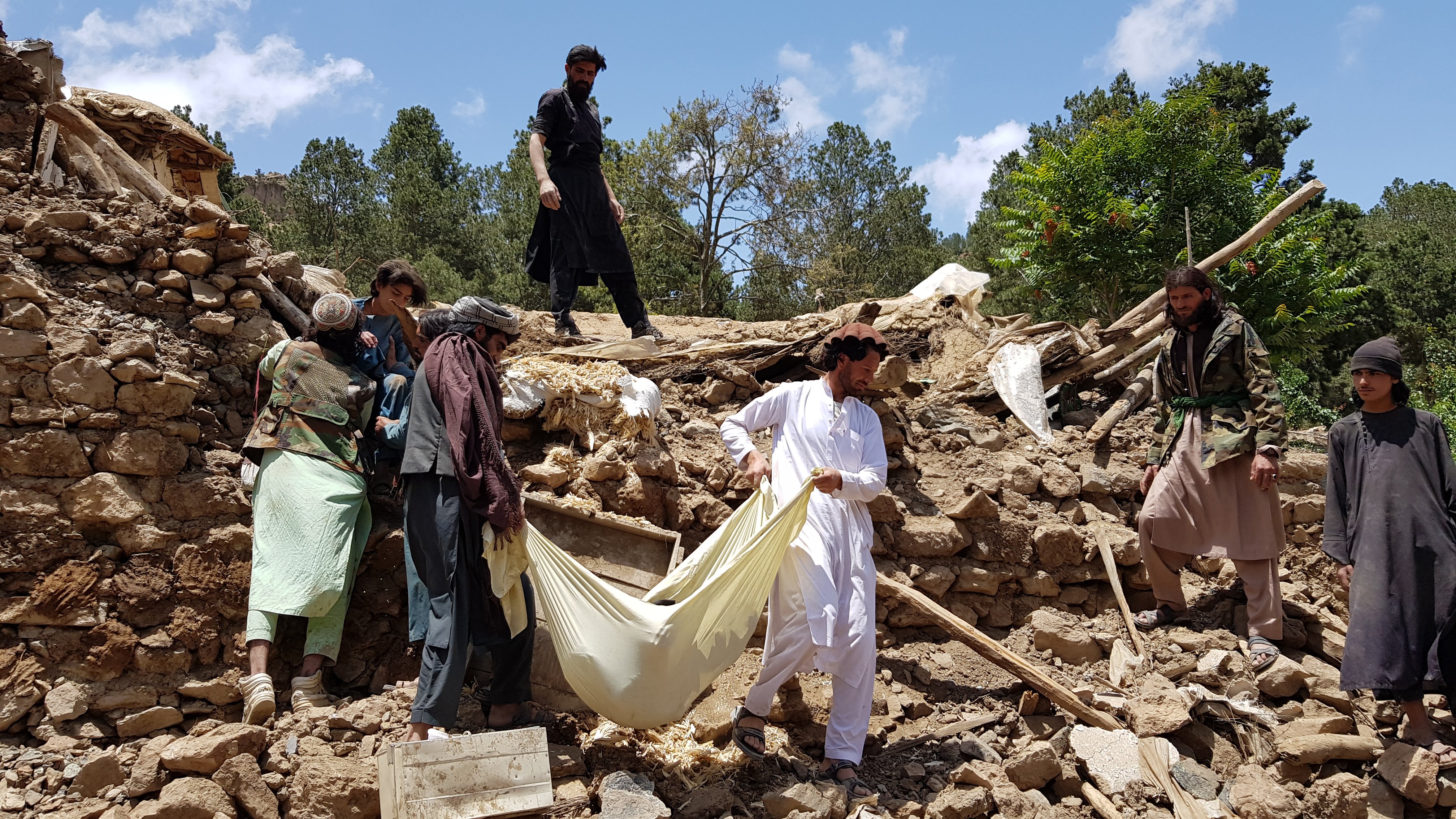 Over 1,000 killed, 1,600 injured as earthquake jolts Afghanistan