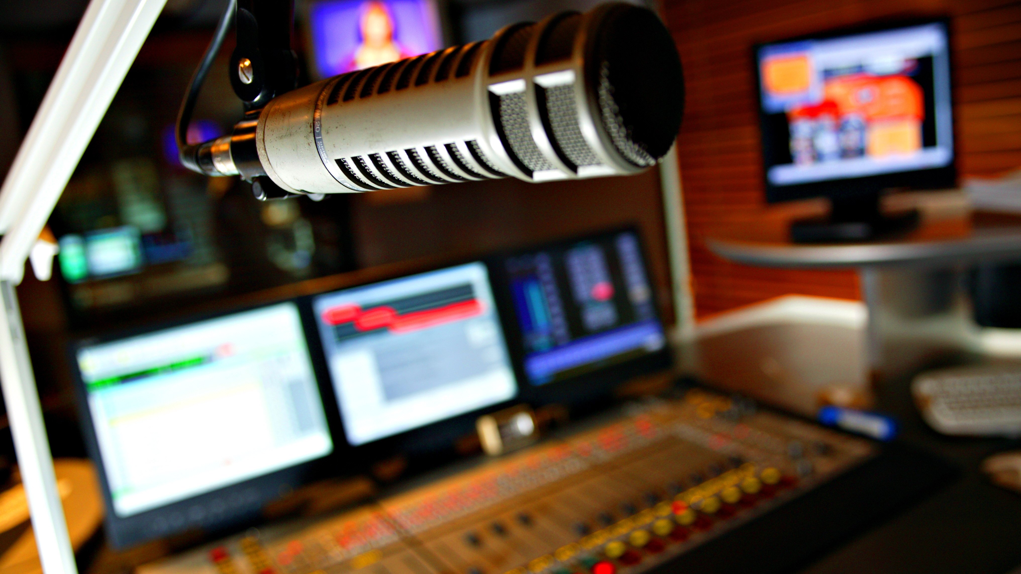 Uma imagem genérica de um estúdio de rádio
