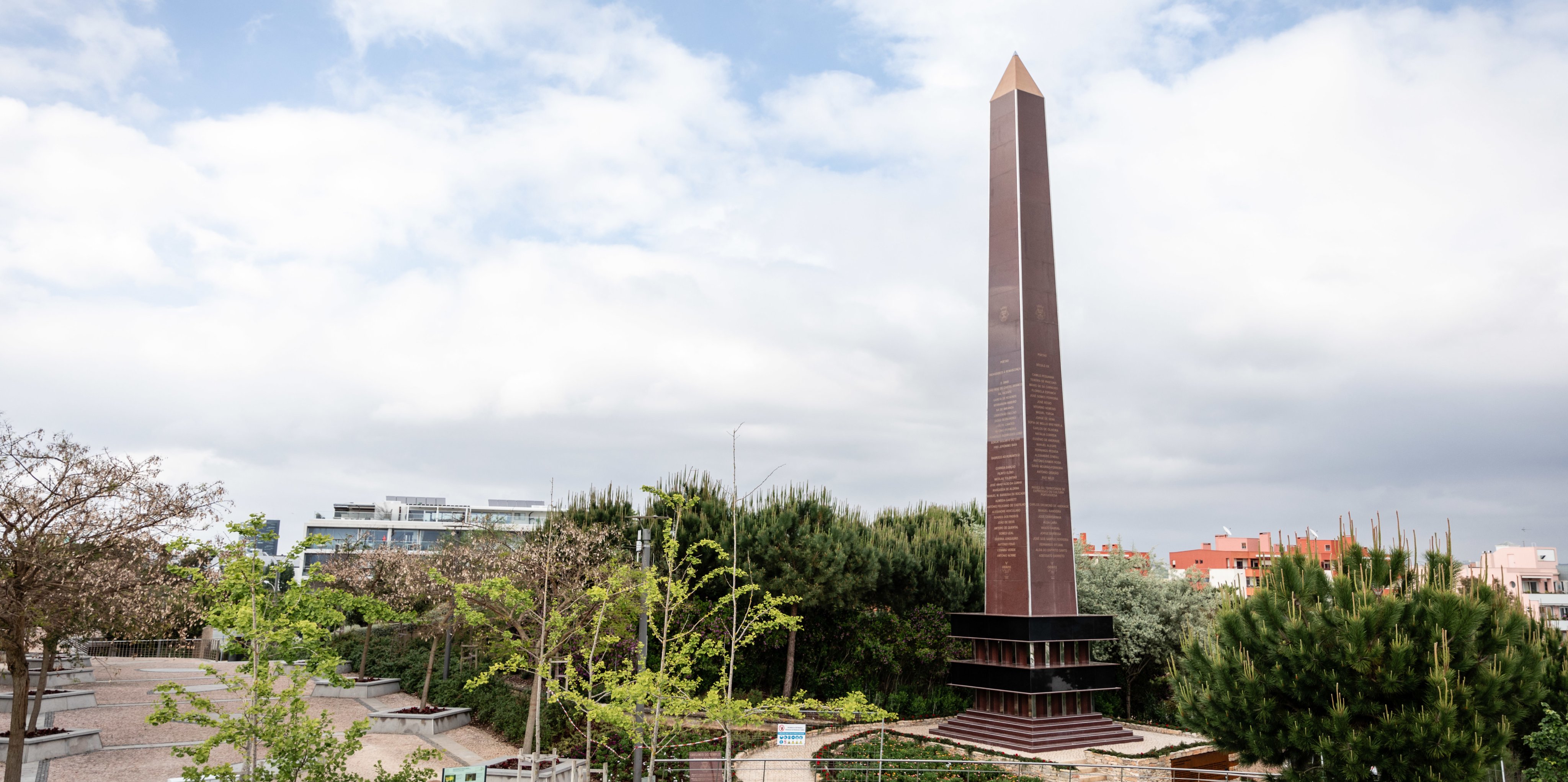 Obelisco do Templo foi inaugurado no dia 25 de abril.