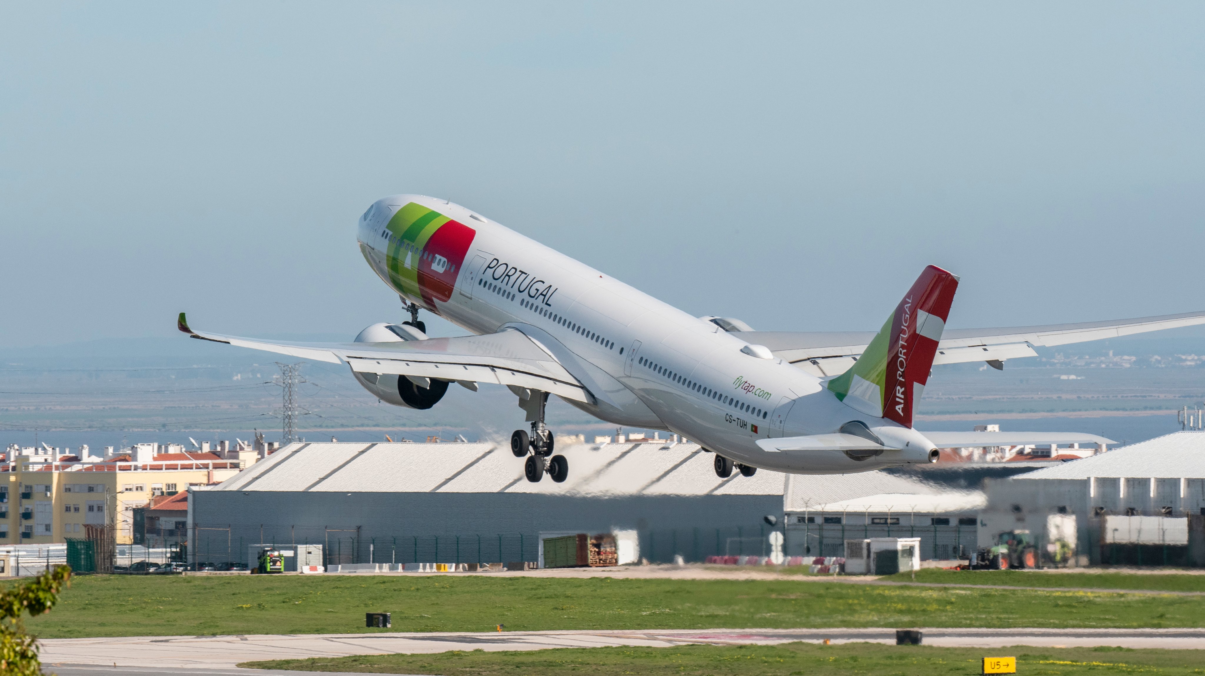 Avião da TAP no aeroporto de Lisboa