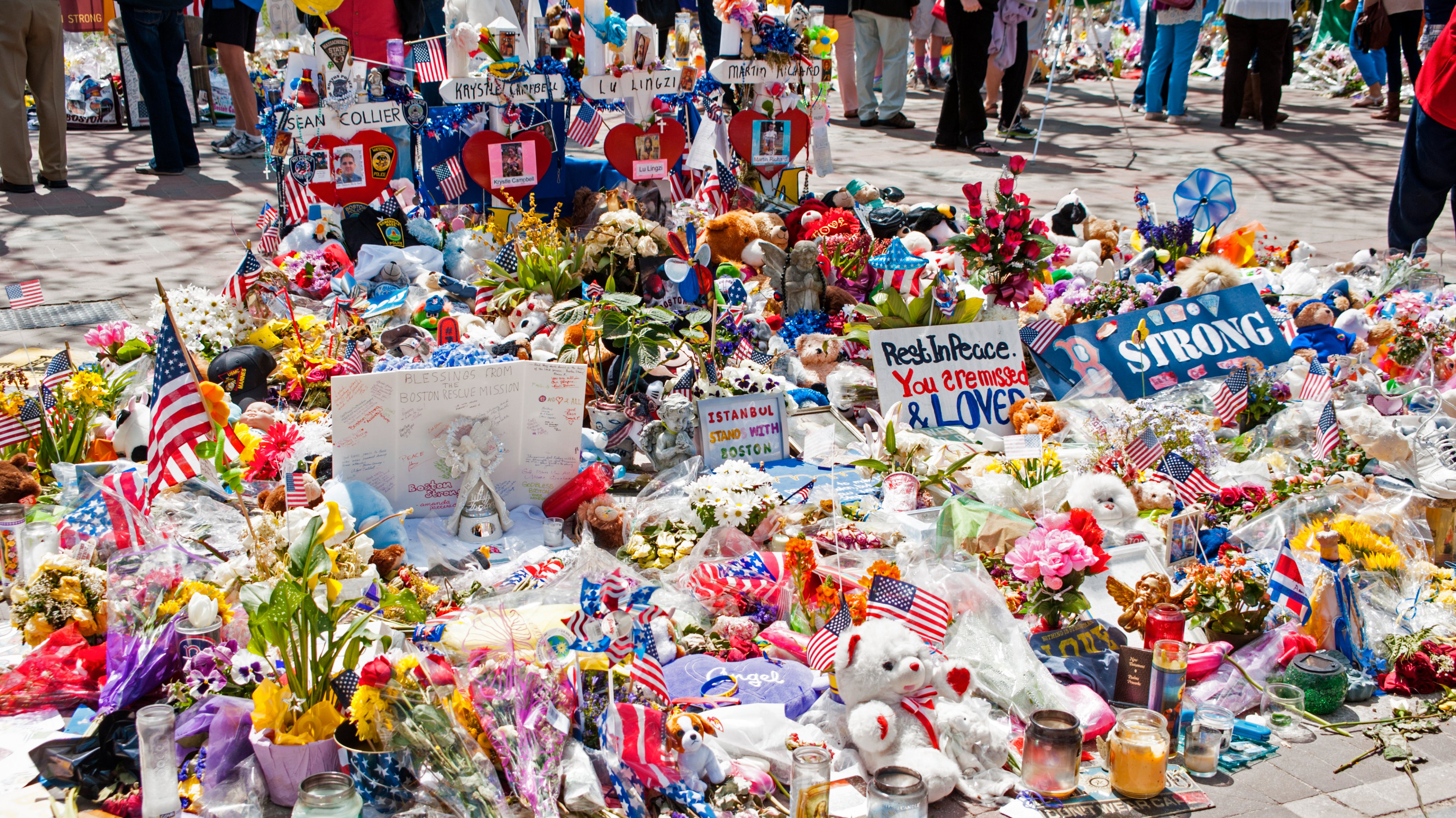 Boston Memorial em horna das vítimas da maratona de Boston
