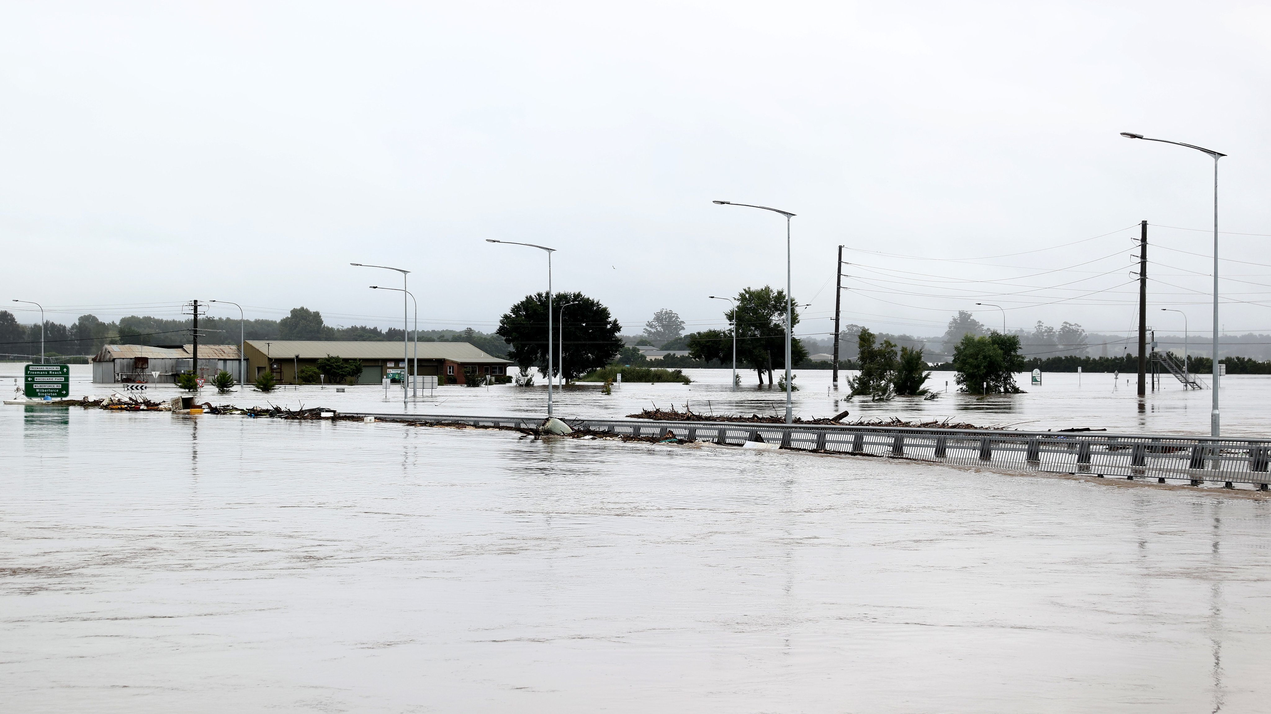 A ponte Windsor submersa pelas inundações do Rio Hawkesbury, em Sidney, 4 de março de 2022. Austrália