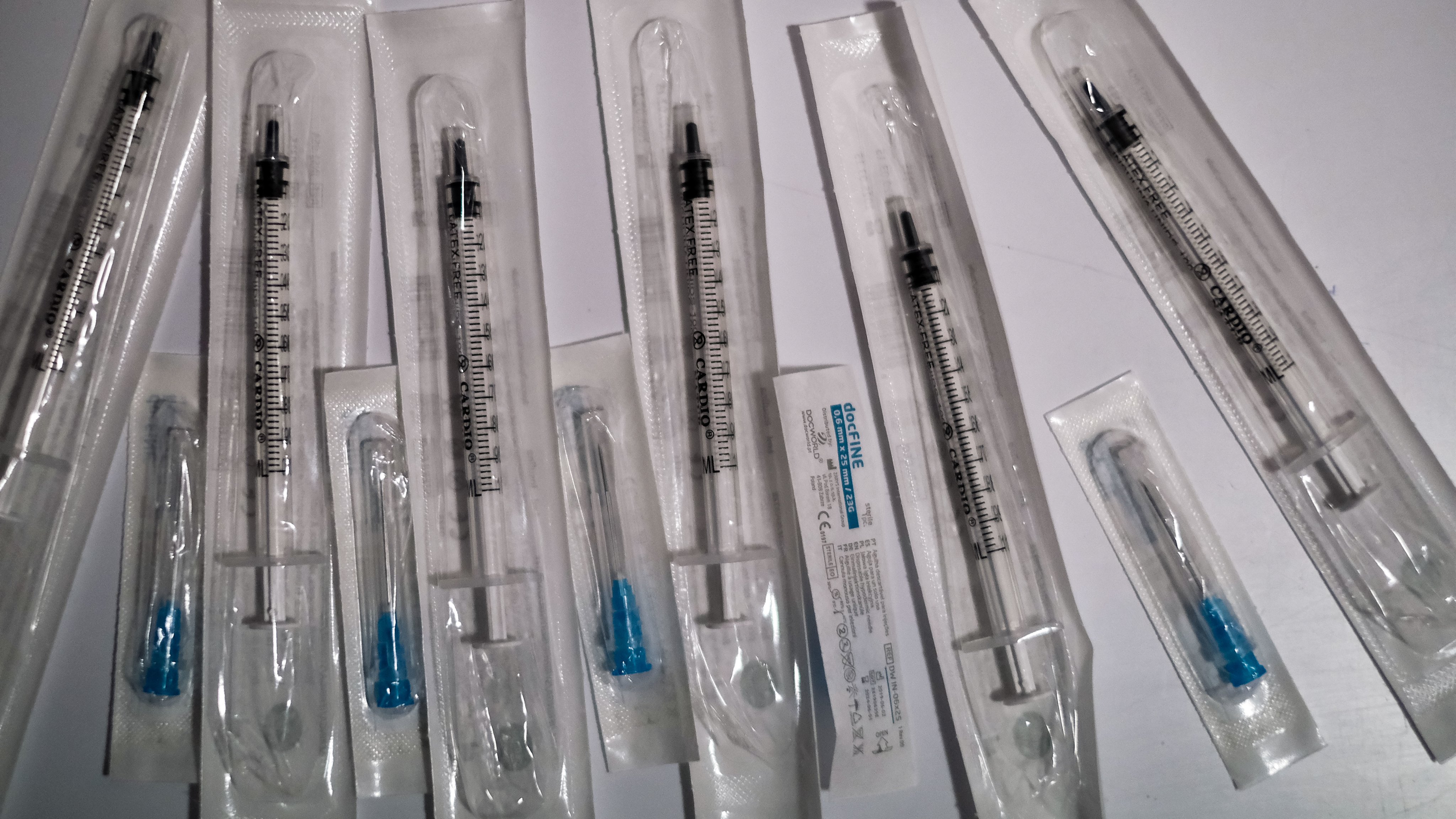 Na carrinha seguiam 152 doses da vacina contra a Covid-19