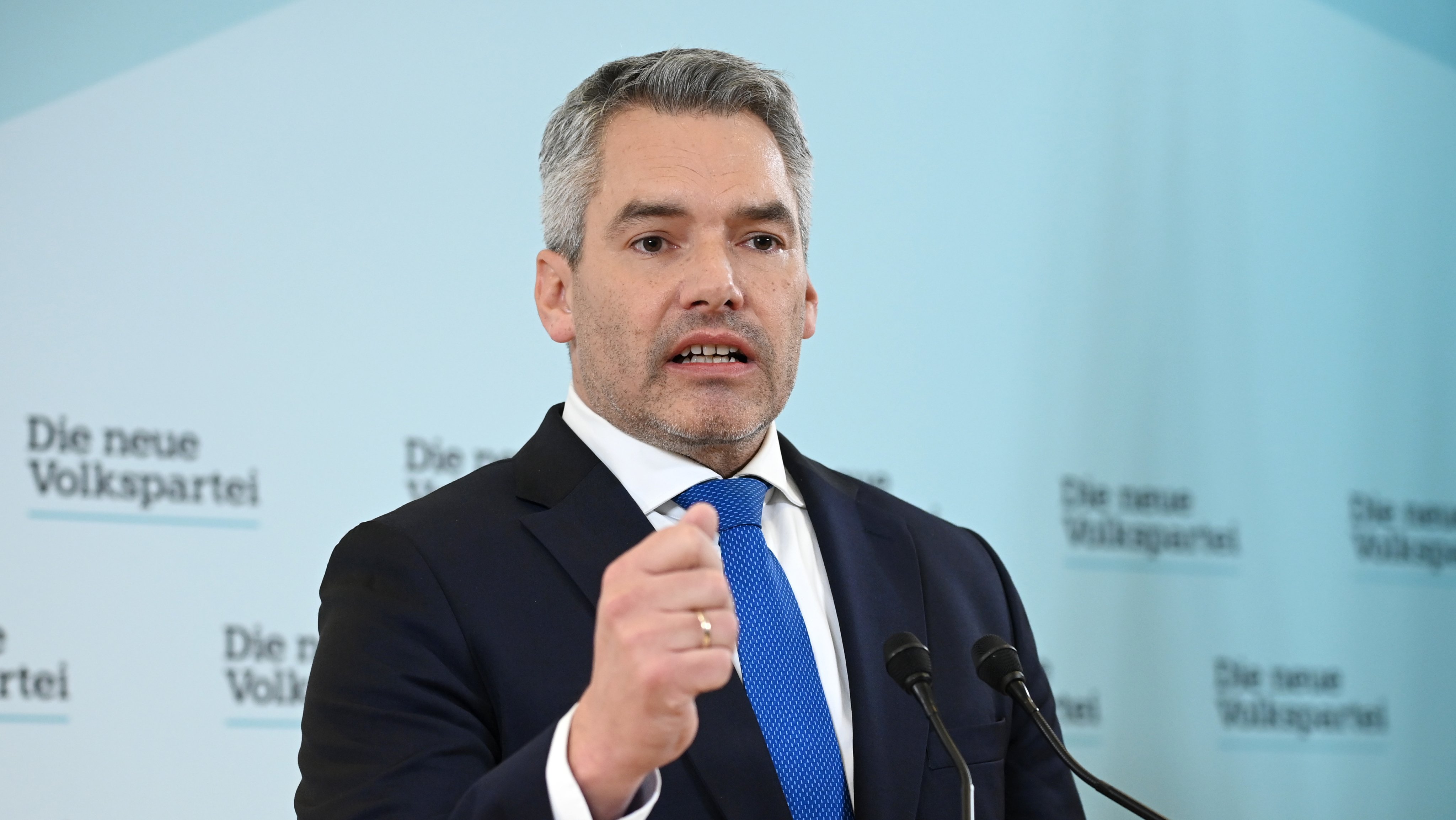 Novo chanceler austríaco, Karl Nehammer, antigo ministro do interior