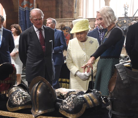 Her Majesty The Queen and Prince Philip meets some of the crew and views some of the props on the set of Game of Thrones in Belfasts Titanic Quarter. Photo by Aaron McCracken/Harrisons 07778373486