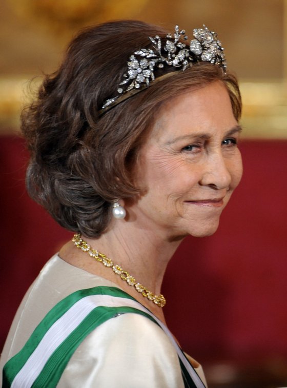 Queen Sofia arrives at the Royal palace in Madrid on October 19, 2009 before a Gala's dinner. President of Lebanon Michel Sleiman is on an official visit to Spain. AFP PHOTO/DOMINIQUE FAGET (Photo credit should read DOMINIQUE FAGET/AFP/Getty Images)