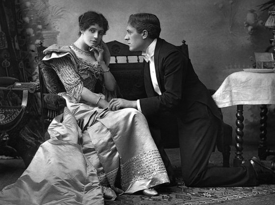 August 1893:  Mrs Patrick Campbell  (1865 - 1940) with Sir George Alexander (1858 - 1918) in 'The Second Mrs Tanqueray'. Original Publication: The Theatre - pub. 1893  (Photo by Hulton Archive/Getty Images)