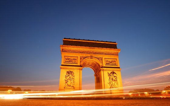 PARIS - JUNE 09: The Arc de Triomphe on June 9, 2008 in Paris, France. (Photo by Mike Hewitt/Getty Images)