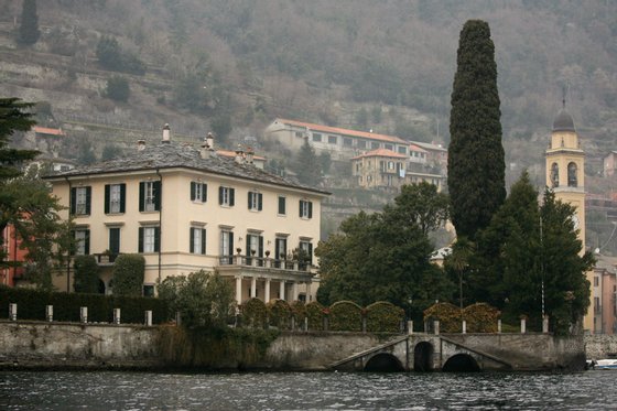 LAGLIO, ITALY:  View of George Clooney's Italian house, Villa Oleandra, situated on Lake Como's south-western shores, in Laglio, just 5 Kms from Cernobbio, 18 March 2006. US film stars Brad Pitt and Angelina Jolie are rumored to be planning their wedding today at Clooney's villa. AFP PHOTO / GIUSEPPE CACACE  (Photo credit should read GIUSEPPE CACACE/AFP/Getty Images)