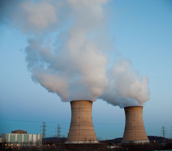 MIDDLETOWN, PA - MARCH 28: The Three Mile Island Nuclear Plant is seen in the early morning hours March 28, 2011 in Middletown, Pennsylvania. (Photo Jeff Fusco/Getty Images)