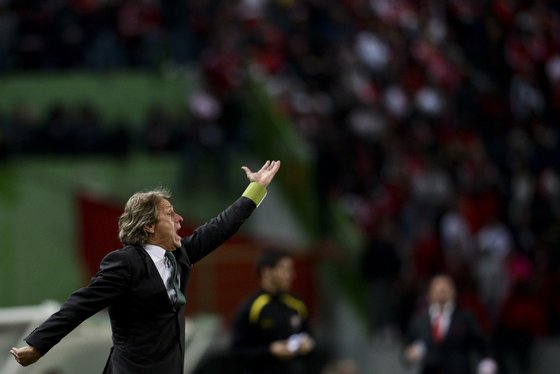 Sporting's head coach Jorge Jesus gestures during the Portuguese Cup football match Sporting CP vs SL Benfica Alvalade stadium in Lisbon on November 21, 2015. AFP PHOTO / PATRICIA DE MELO MOREIRA (Photo credit should read PATRICIA DE MELO MOREIRA/AFP/Getty Images)