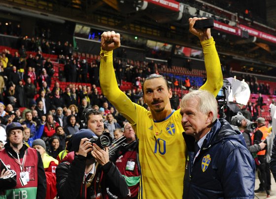 Sweden's forward and team captain Zlatan Ibrahimovic celebrates as his team qualifies to Euro 2016 in France after the Euro 2016 second leg play-off football match between Denmark and Sweden at Parken stadium in Copenhagen on November 17, 2015. AFP PHOTO / JONATHAN NACKSTRAND (Photo credit should read JONATHAN NACKSTRAND/AFP/Getty Images)