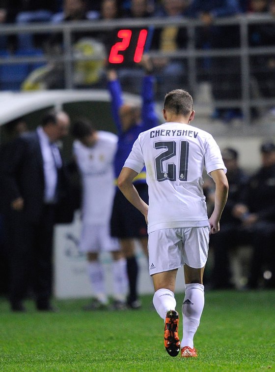 CADIZ, SPAIN - DECEMBER 02: Denis Cheryshev of Real Madrid is substiruted in the first minute of the 2nd half during the Copa del Rey Round of 32 First Leg match between Cadiz and Real Madrid at Ramon de Carranza stadium on December 2, 2015 in Cadiz, Spain. (Photo by Denis Doyle/Getty Images)
