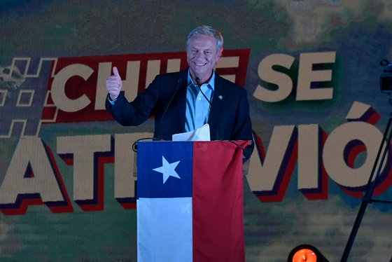 Chileans Vote For President As Polls Anticipate Ballotage