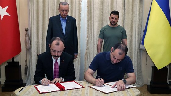 Turquia e UcrÃ¢nia assinam acordo para reconstruÃ§Ã£o de infraestruturas destruÃ­das pela guerra