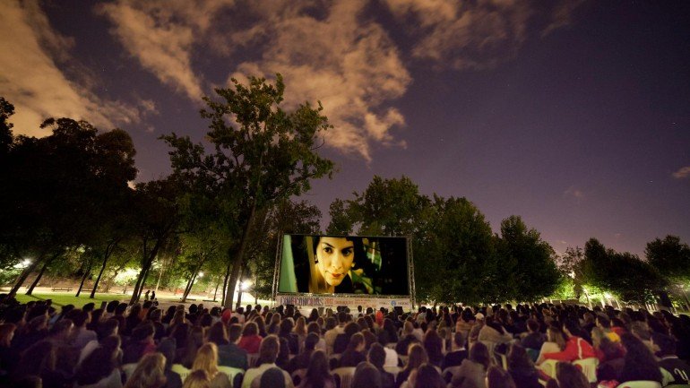 Este é o primeiro fim de semana de Cine Conchas, o evento de cinema gratuito que todos os anos anima a Quinta das Conchas, em Lisboa