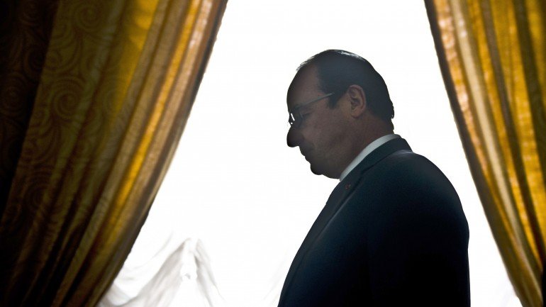 Hollande aceitou a proposta e em janeiro vai haver debate alargado em França