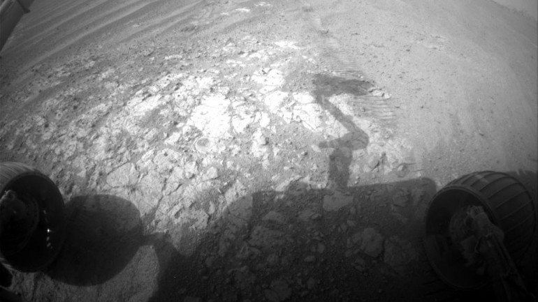 Fotografia do Curiosity da superfície marciana