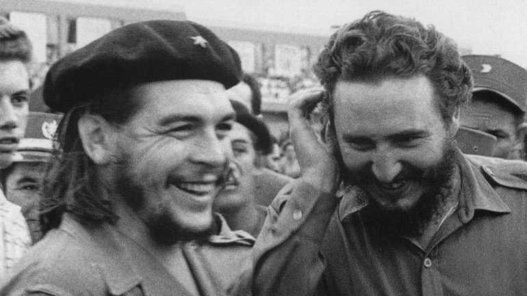 Che Guevara e Fidel Castro, já primeiro-ministro cubano, na década de 60