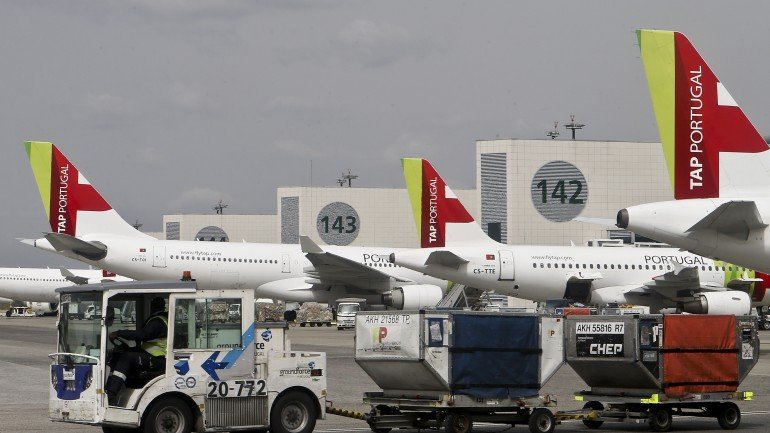 A ANA - Aeroportos de Portugal alertou para a possibilidade de o tráfego aéreo &quot;sofrer algum constrangimento&quot;