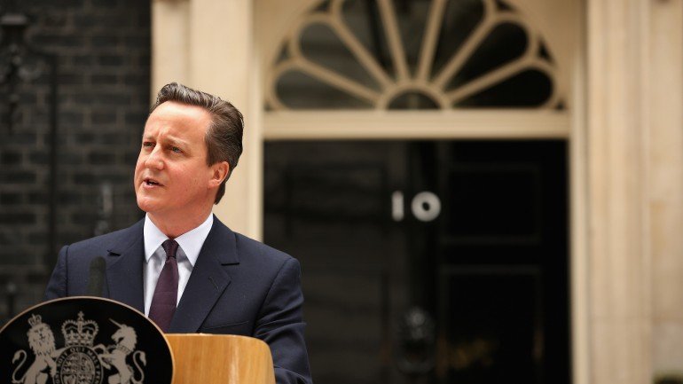 David Cameron foi reeleito primeiro-ministro, agora com maioria absoluta.