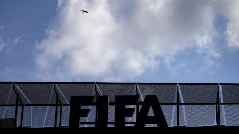 Sete dirigentes da FIFA foram detidos na manhã desta quarta-feira em Zurique, na Suíça, onde já se encontravam para o congresso da entidade, que decorrerá entre quinta e sexta-feira