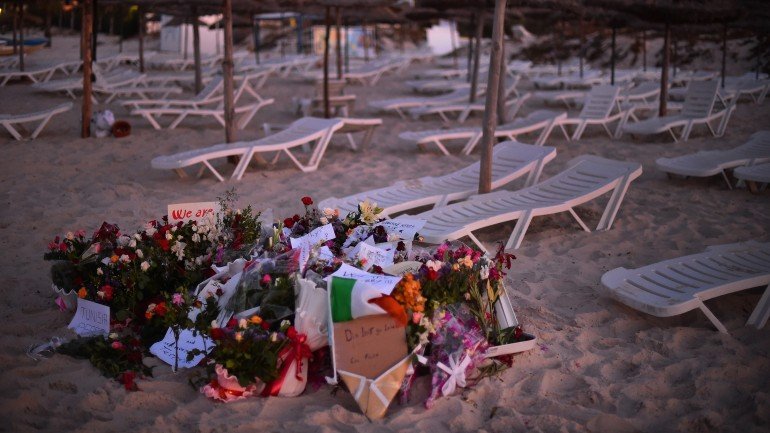 Há três semanas, um tunisino matou 38 pessoas numa praia de uma estância balnear,perto de Sousse