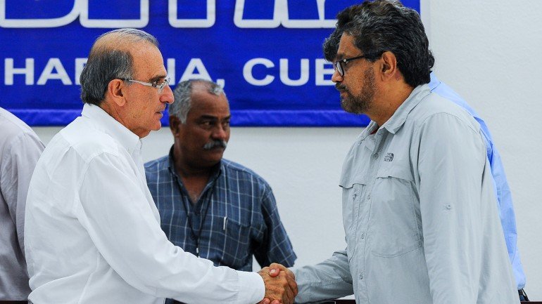 Governo colombiano e representantes das FARC negoceiam em Havana