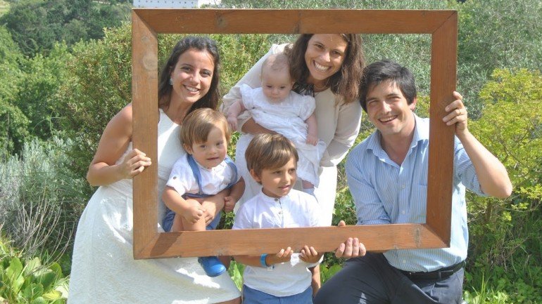 A família Amado no batizado de Xavier, o seu membro mais novo.