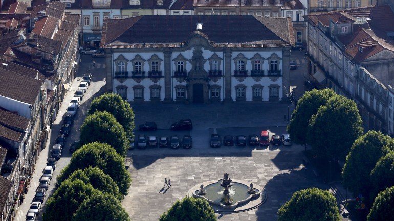 A PJ tem feito várias visitas à autarquia de Braga onde tem mantido conversas com colaboradores