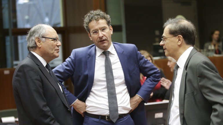 o presidente do Eurogrupo e do Conselho de Governadores disse que o acordo irá dar &quot;perspetivas à economia da Grécia&quot; que serão as bases para um &quot;crescimento sustentável&quot;