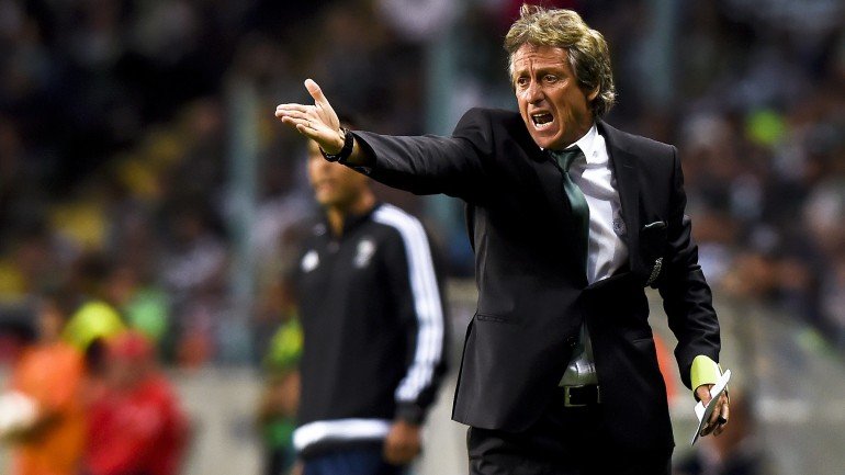 O treinador do Sporting continua sem poder contar com o contributo do peruano, que termina contrato no final da época