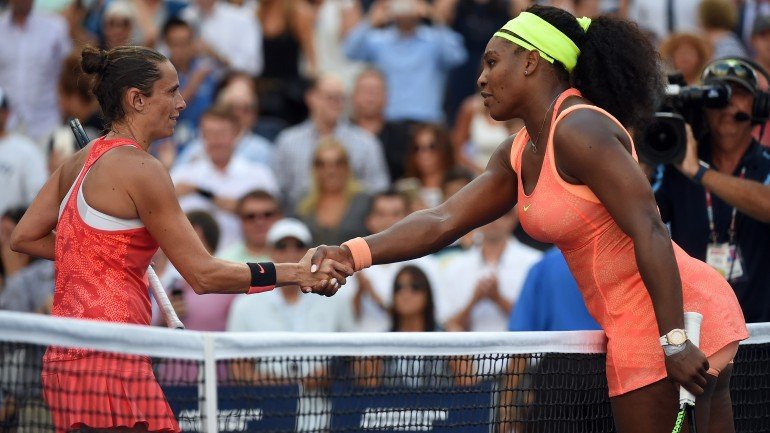 Com a derrota, Serena Williams perde a oportunidade de defender o troféu, que conquistou em 2014.