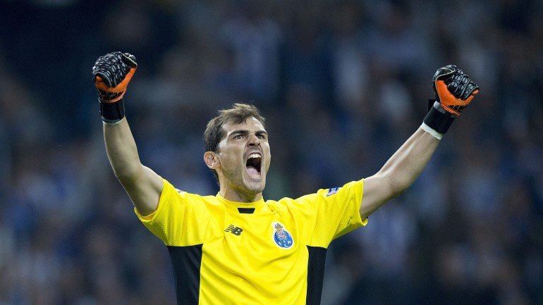 Iker Casillas chegou ao 152.º jogo na Liga dos Campeões, tornou-se o homem com mais jogos na prova e conseguiu ganhar no jogo em que se reencontrou com José Mourinho