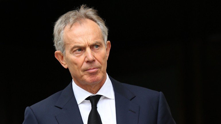 Em 2003, Tony Blair esteve ao lado do então Presidente dos EUA, George W. Bush, na invasão do Iraque