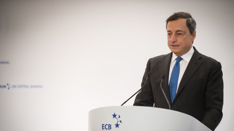 Mario Draghi: &quot;Governo grego deve mostrar que assumiu os objetivos do programa e que está determinado a alcançá-los&quot;