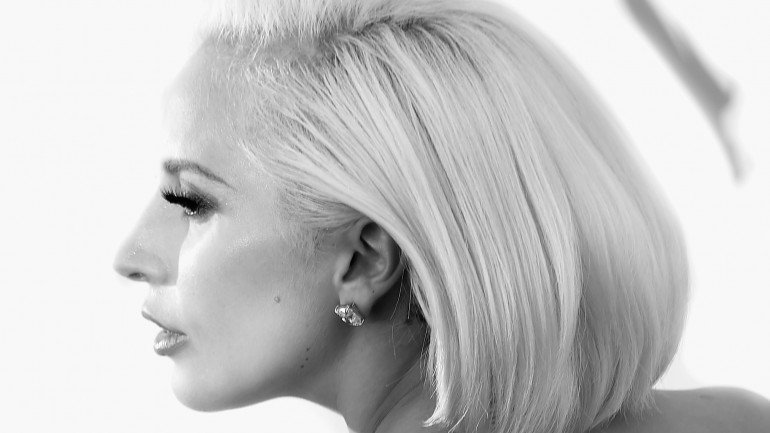 Lady Gaga revelou à revista Billboard como a depressão a aproximou dos seus fãs