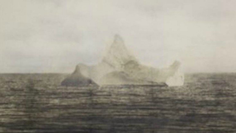 A fotografia do iceberg fatal que foi leiloada